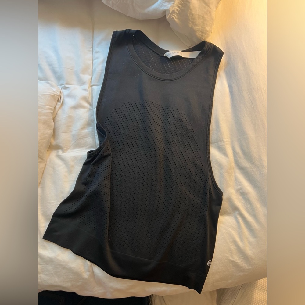 Lululemon top